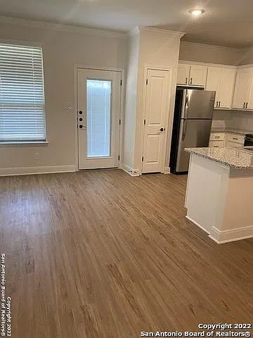 3 bed, 2.5 bath, 1357 sqft, $1,475 — Photo 3