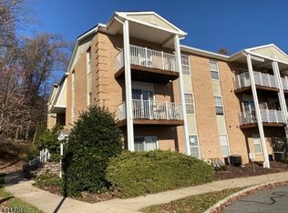 217 Vista Dr #117, Cedar Knolls, NJ 07927
