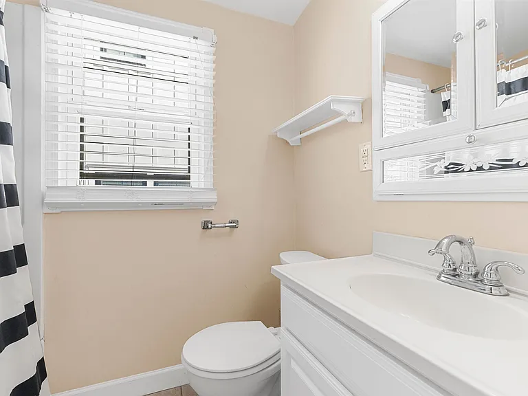 29 N Frontenac Ave #A — Photo 13