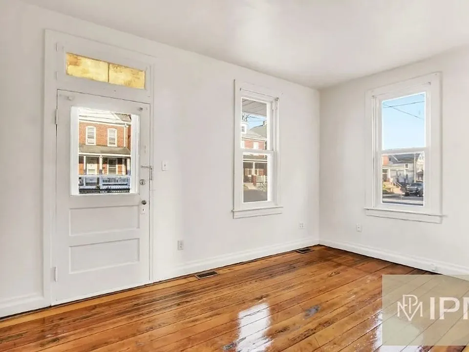 364 High St