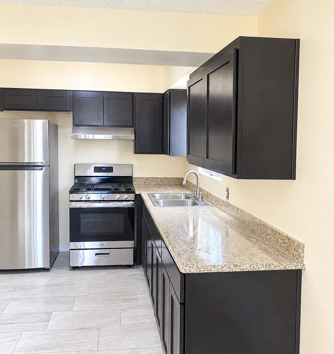 850 Charles Lane - 2 — Photo 3