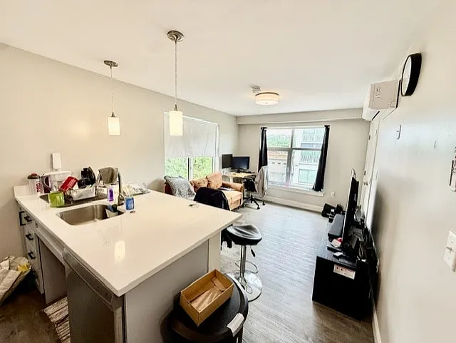 882 Massachusetts Ave #2E — Photo 4