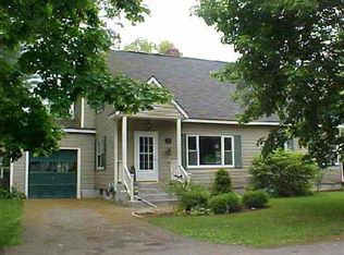 7 Elizabeth Ln, Saratoga Springs, NY 12866