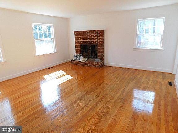 2nd image of 10374 Rectory Ln