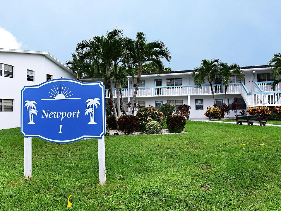 141 Newport Ct #I