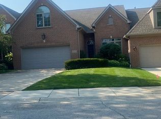 114 Kingsbridge Cir, Naperville, IL