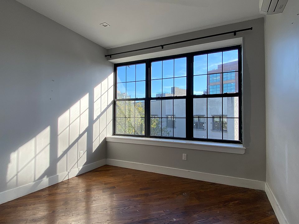 1st image of 35 Claver Pl APT 4G