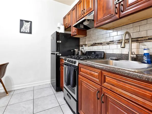 2234 Ocean Avenue image 13 of 23