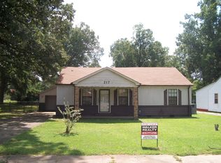 217 E 13th St, Hope, AR 71801
