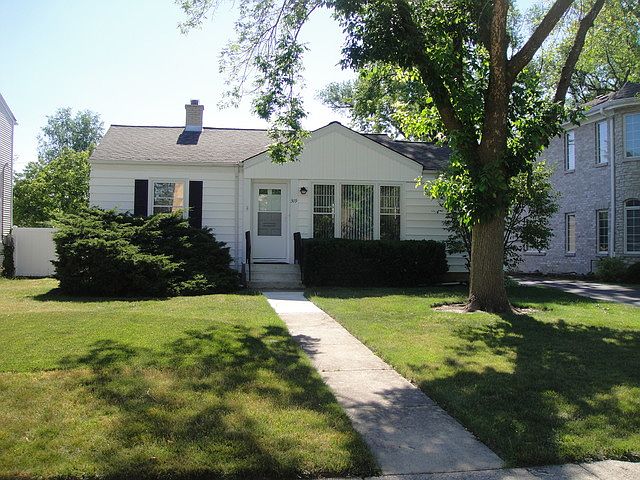 2nd image of 319 Parkview Rd