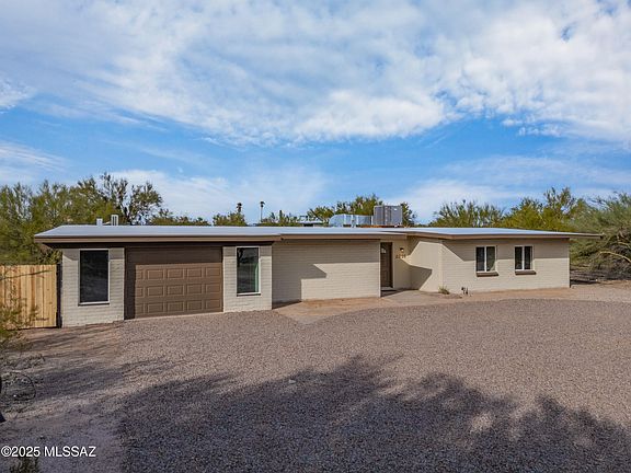 2nd image of 2610 W Medici Dr