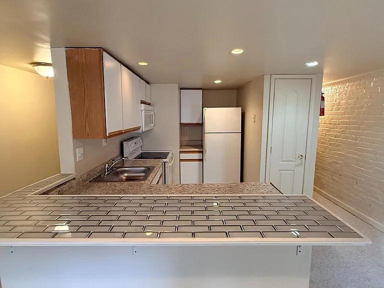 33 Randolph Pl NW #B — Photo 3