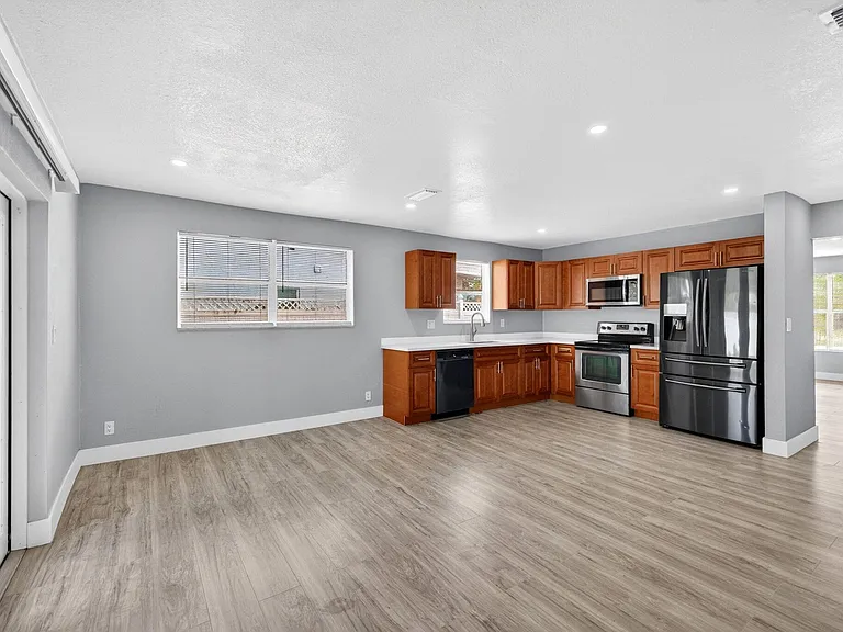 5424 SW 44th Ter — Photo 16