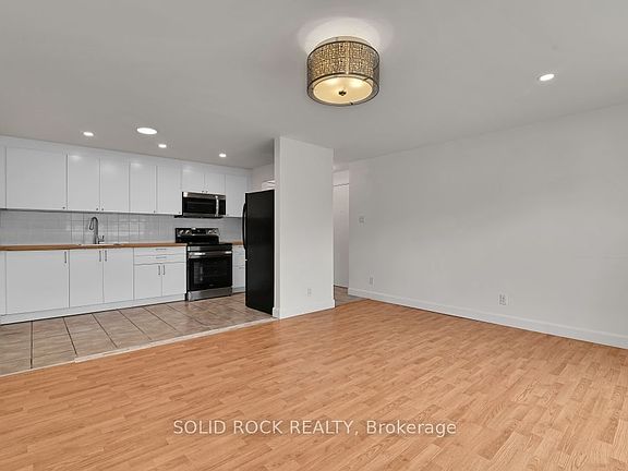 5th image of 896 Elmsmere Rd #7