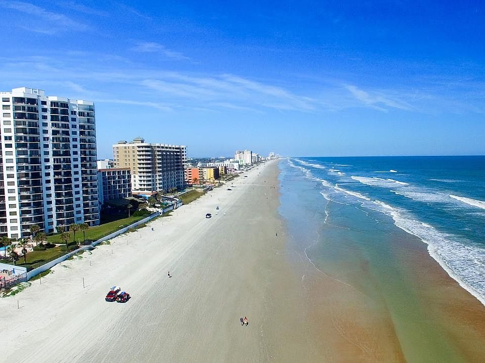 Dreaming of the coastal lifestyle Your future haven of beachside living is here!