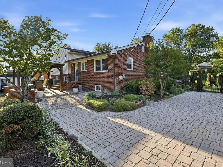 6824 Felix St — Photo 31