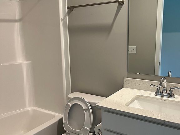 5th image of 3042 Gibbert Ln