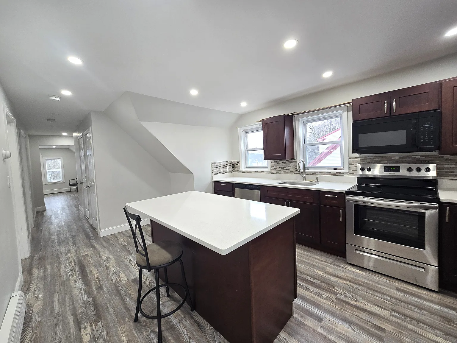 2 bed, 1000 sqft, $2,600 — Photo 3