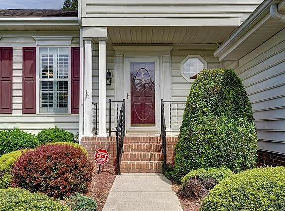 3rd image of 113 Misty Arbor Ln