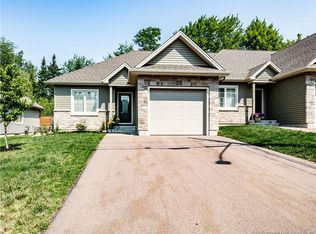 25 Verte St, Dieppe, NB E1A8Y8