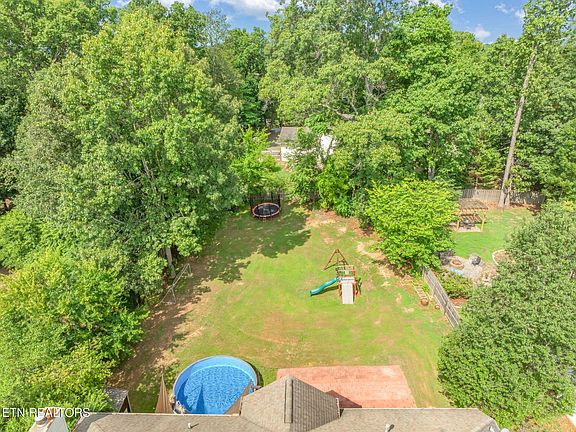 3rd image of 1825 Scenic Valley Ln