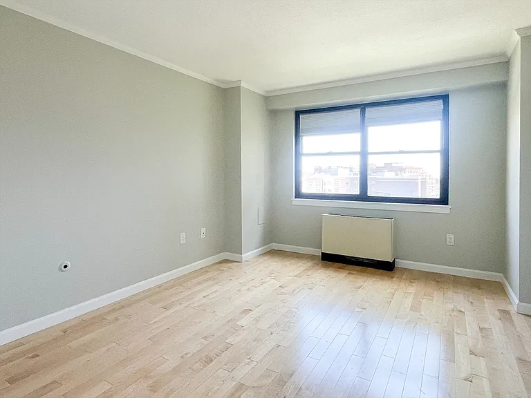 9 Hawthorne Pl #11J — Photo 10