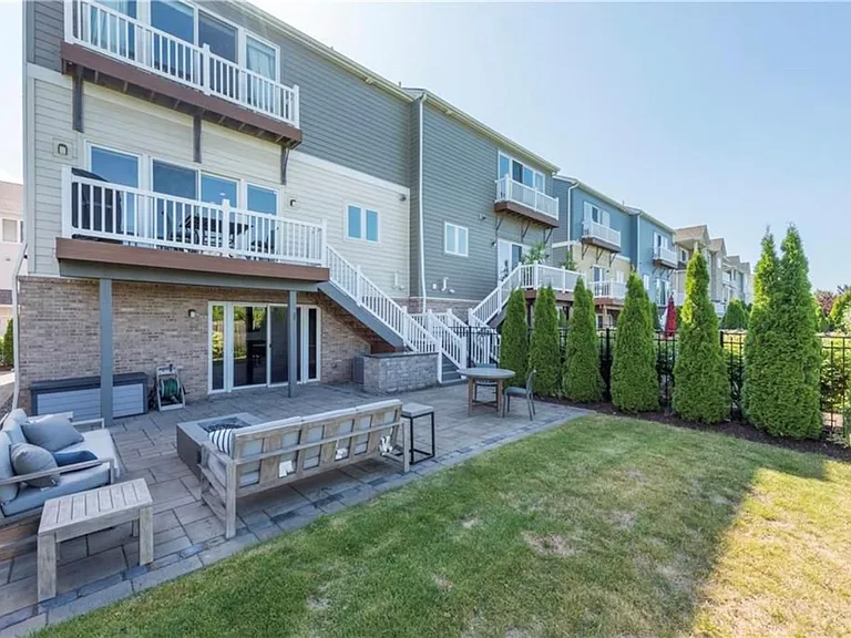 2293 City View Dr — Photo 32
