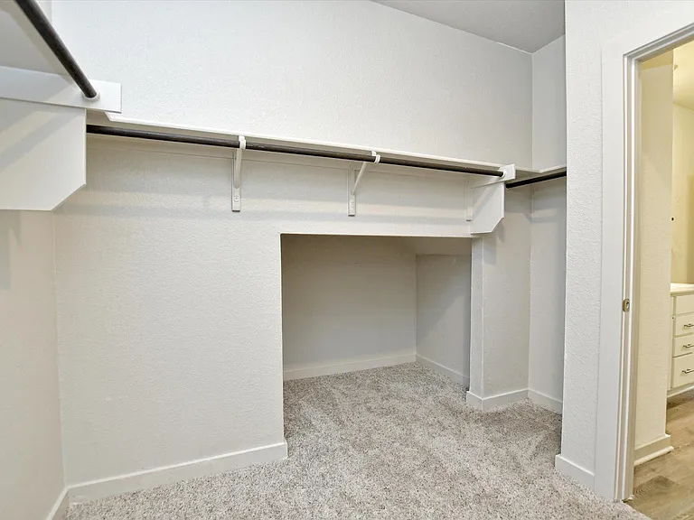 204 Merrick Rd — Photo 21