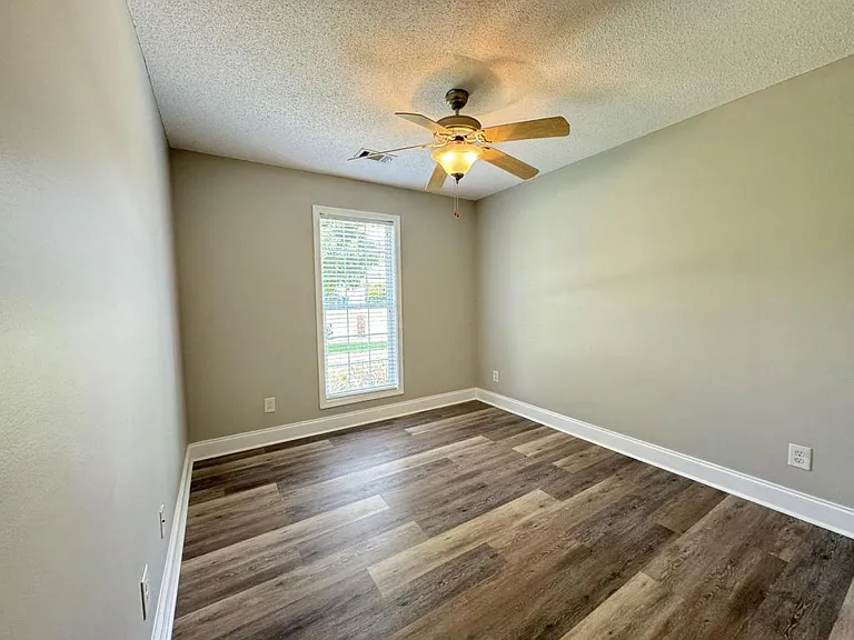 204 Mahan Dr — Photo 25