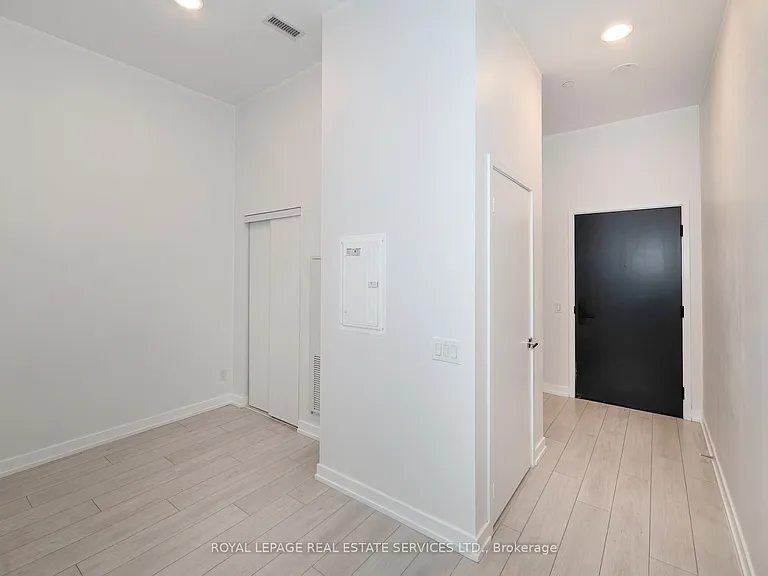 500 Dupont St #201 — Photo 8