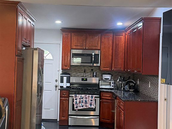 5th image of 1013 Merriam Road