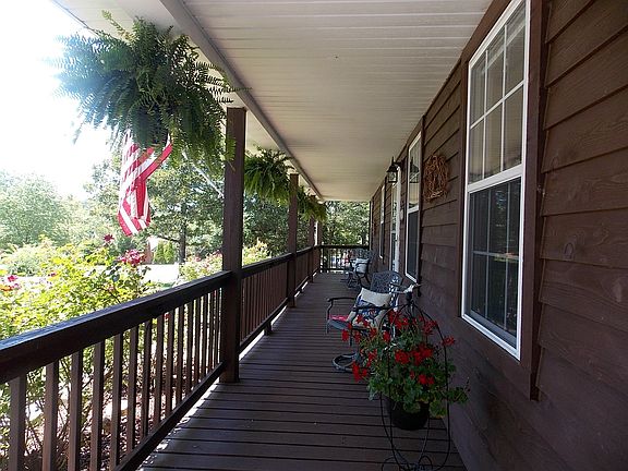 3rd image of 135 Deer Park Cir