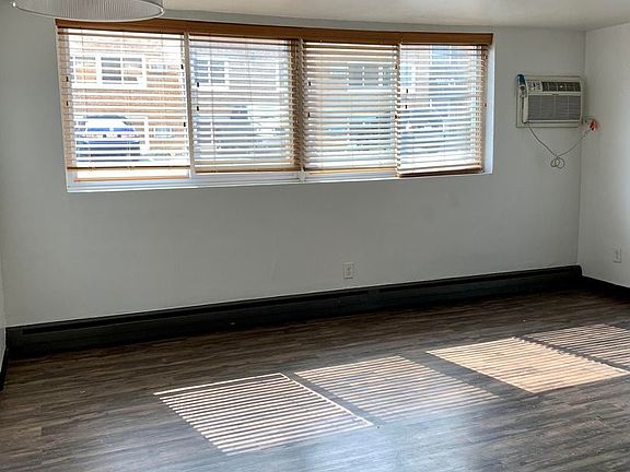 3rd image of 625 E 18th St #8859076