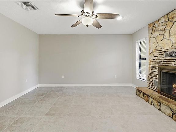 4th image of 6950 W Hilger Ct