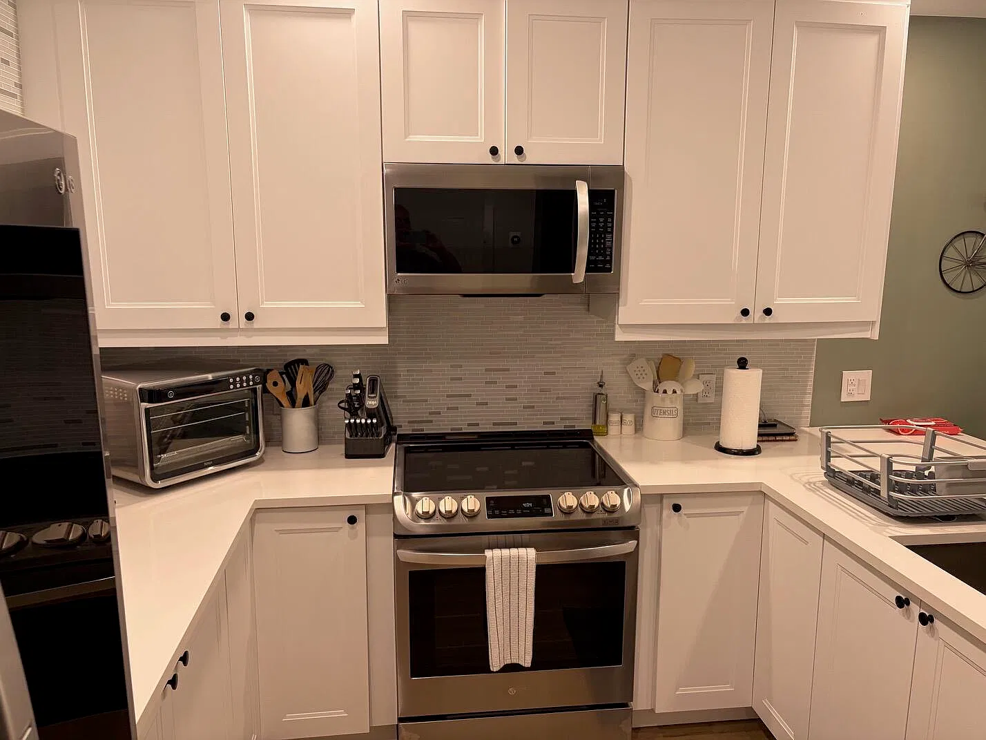 2 bed, 2.0 bath, 1135 sqft, $8,000 — Photo 4