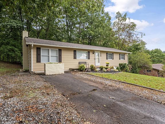 3rd image of 4520 Felty Dr