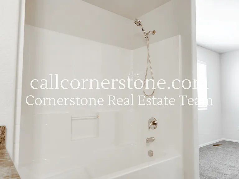2138 Phillips Aly — Photo 16