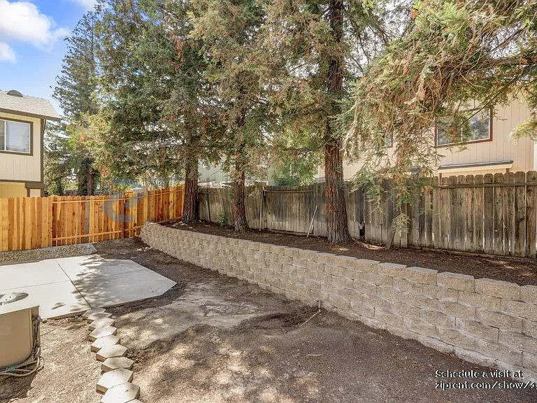 8633 Northam Dr — Photo 19