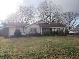 1st image of 102 Dogwood St