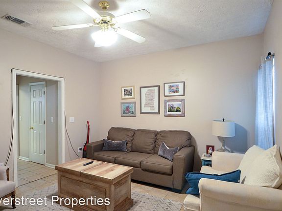 4th image of 313 E Lampkin St #11