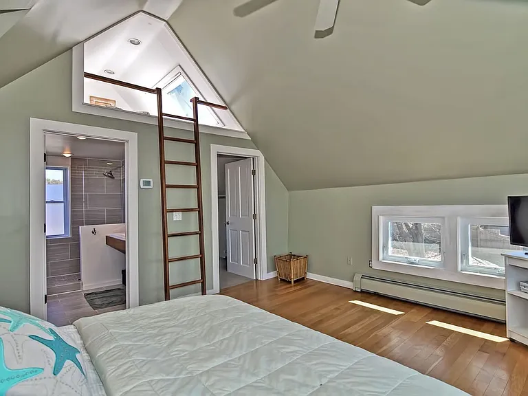 660 Washington St — Photo 17
