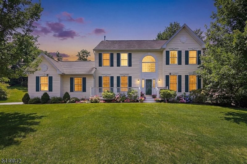 1st image of 104 Hockenbury Dr