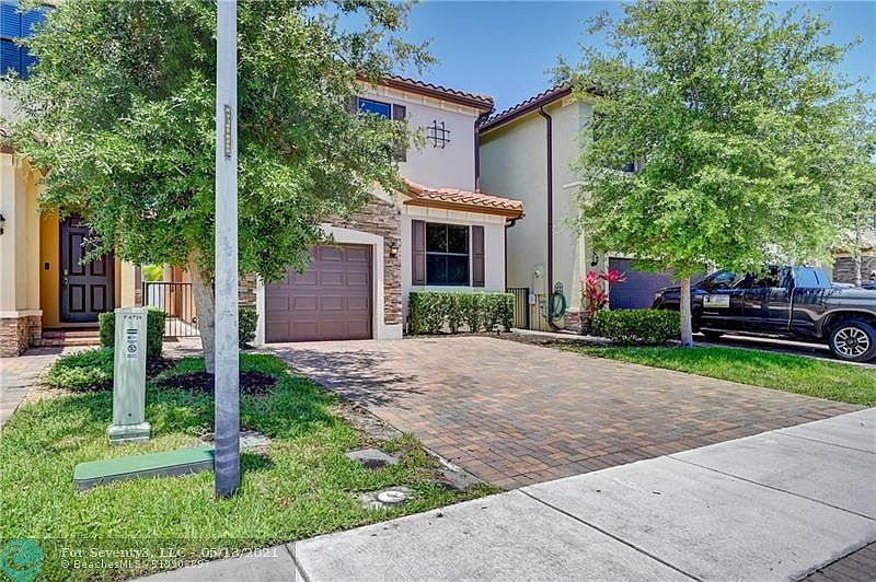 1st image of 4739 NW 59th St