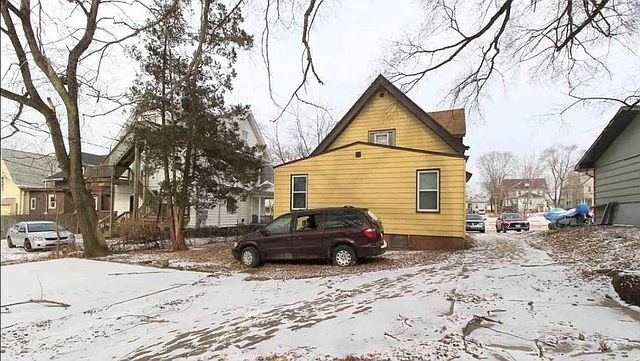 2nd image of 512 W Front St