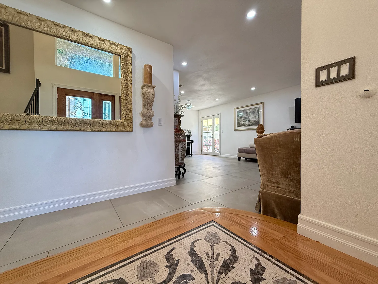 933 S Susan St — Photo 3