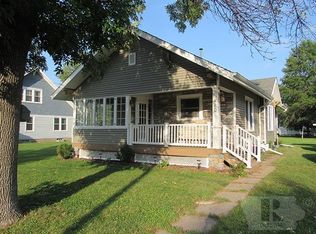 41 N Davis St, Bloomfield, IA 52537