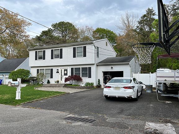 2nd image of 350 Balsam St