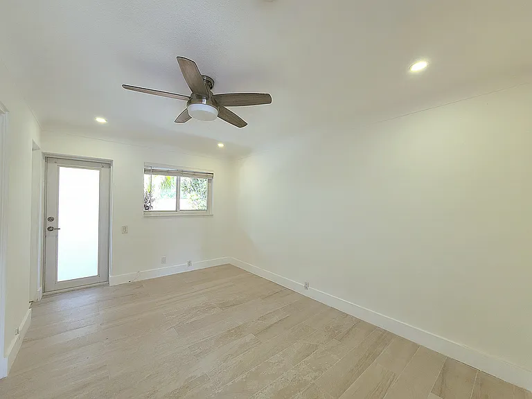 3913 NE 21st Ave #4 — Photo 12