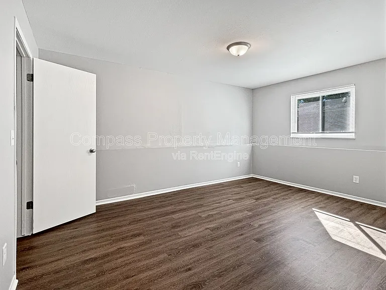 1018 Abbey Ct #3 — Photo 2