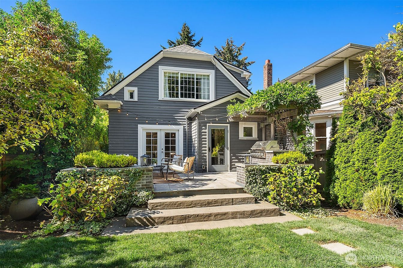 1st image of 822 31st Avenue